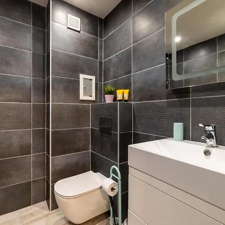 Apartment City Home 아파트 *